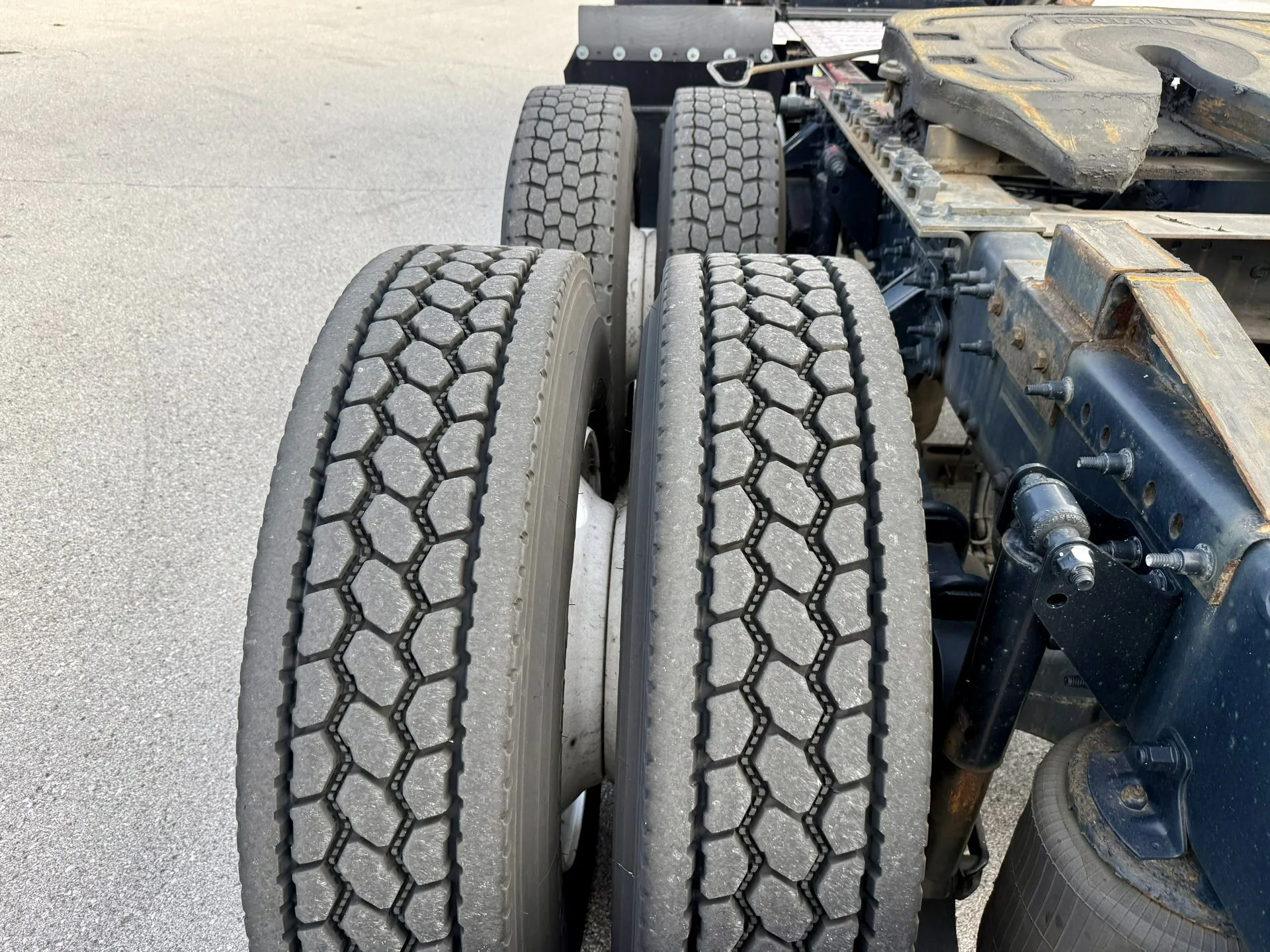 2020 Mack Anthem - image 8