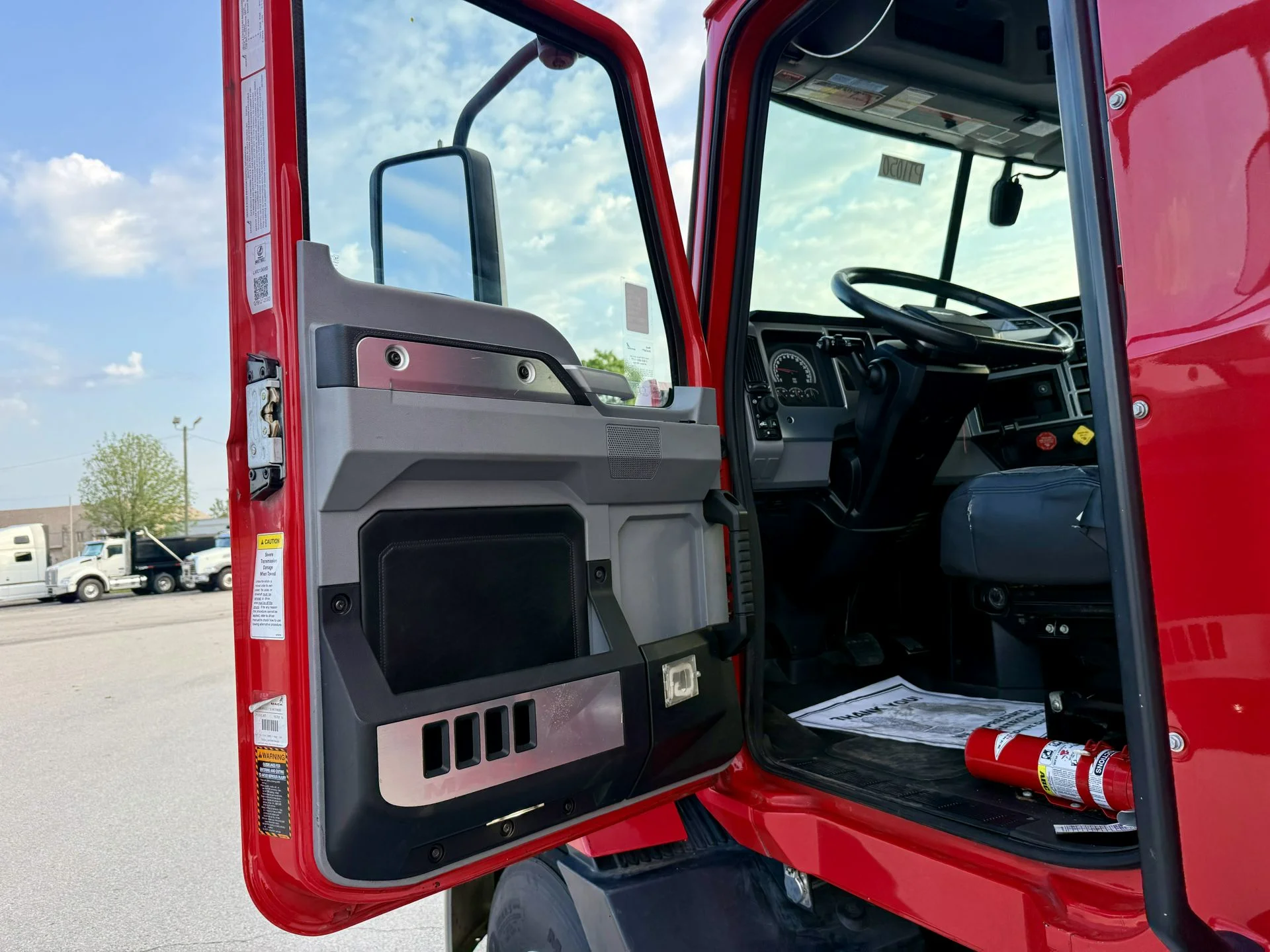 2020 Mack Anthem - image 15