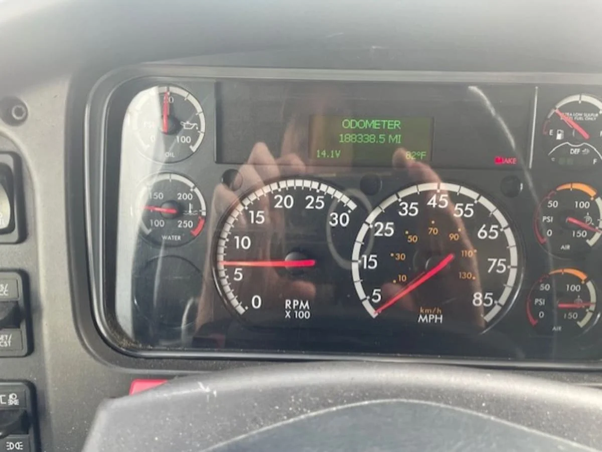 2019 Freightliner M2 106 in Farmingdale, NY — photo 10