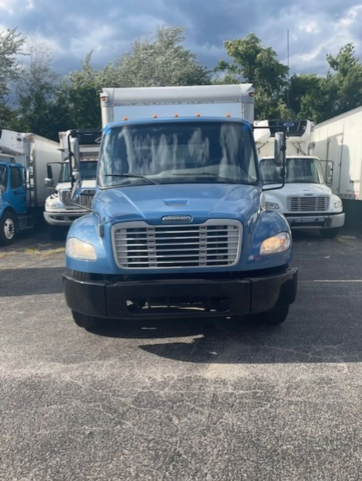 2019 Freightliner M2 106 in Farmingdale, NY — photo 2