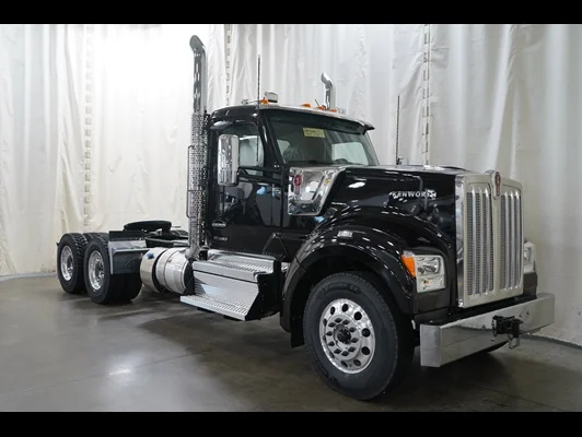 2027 Kenworth W990