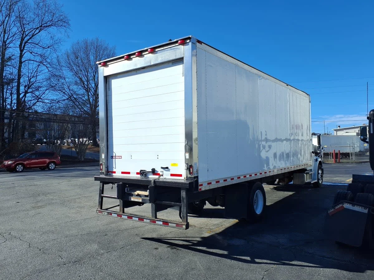 2019 Freightliner M2 106 in Doraville, GA — photo 4