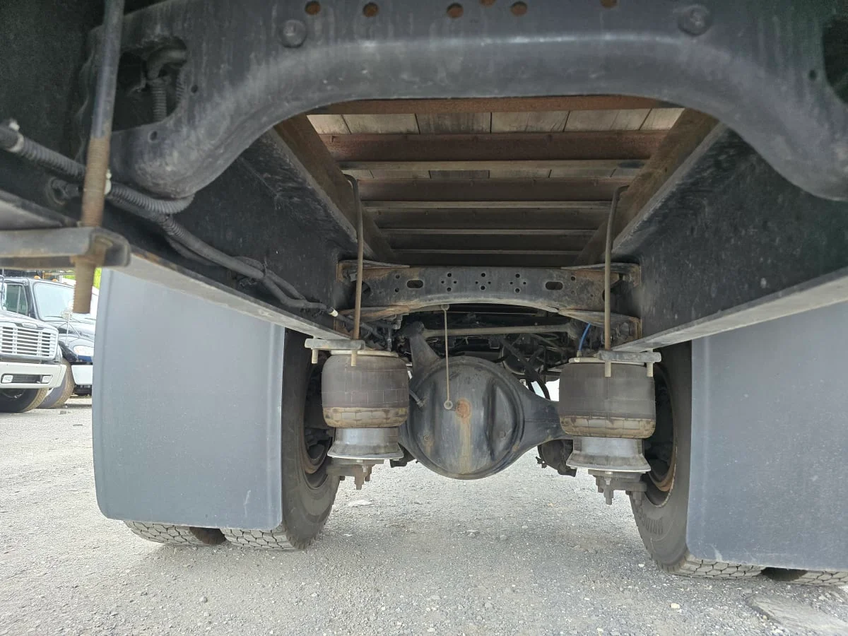 2014 Freightliner M2 106 - image 14