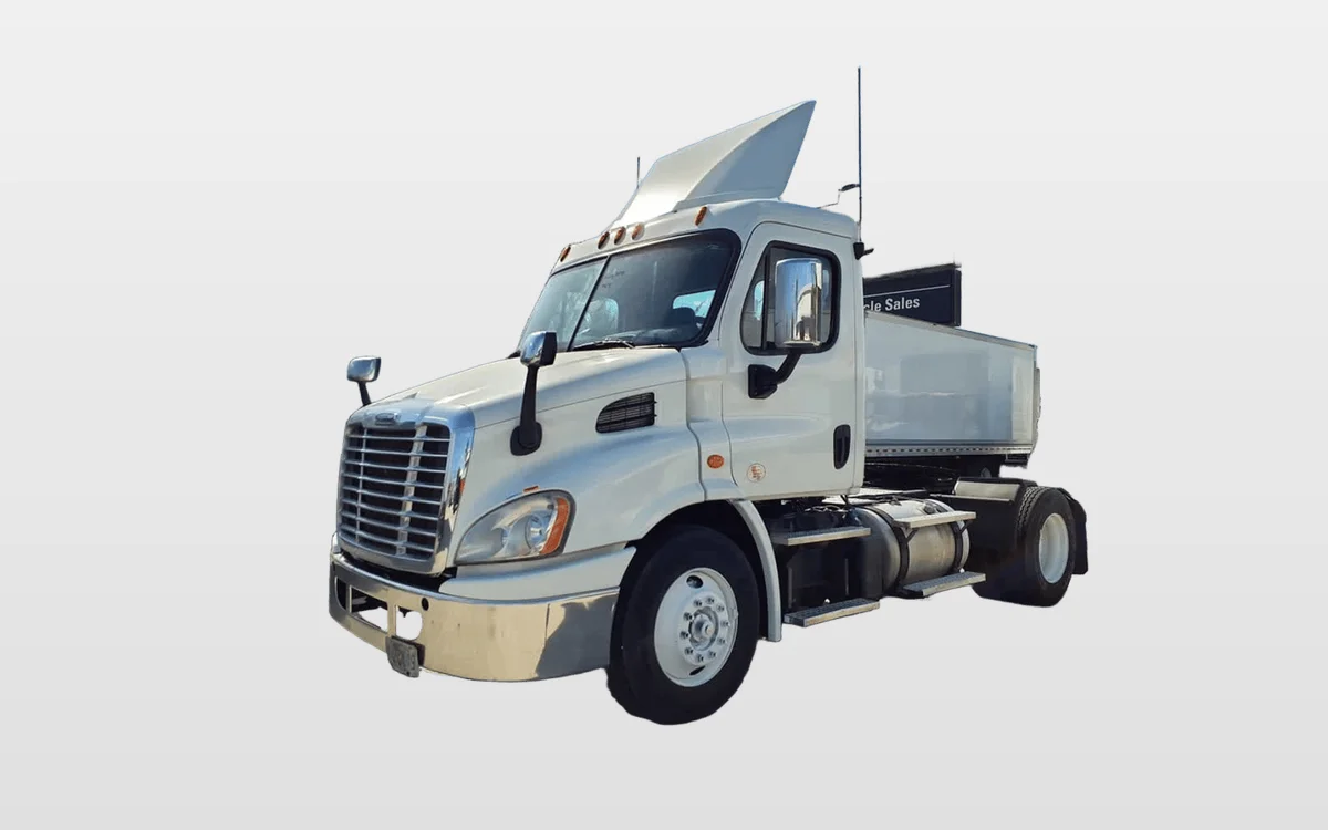2018 Freightliner Cascadia - image 1