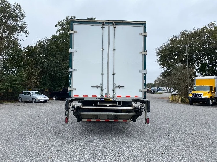 2019 Freightliner M2 106 - image 7