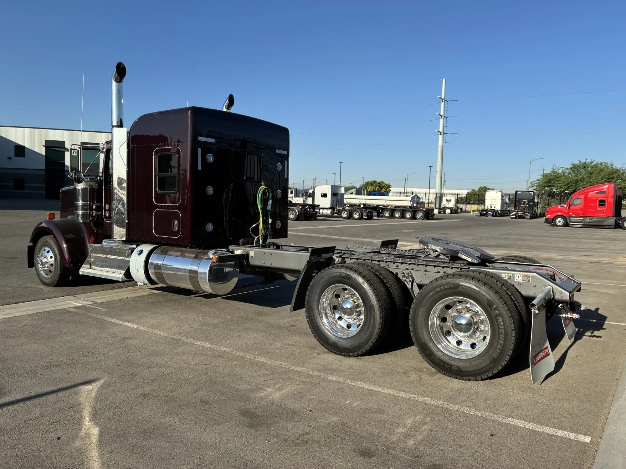 2027 Kenworth W900 in Las Vegas, NV — photo 3