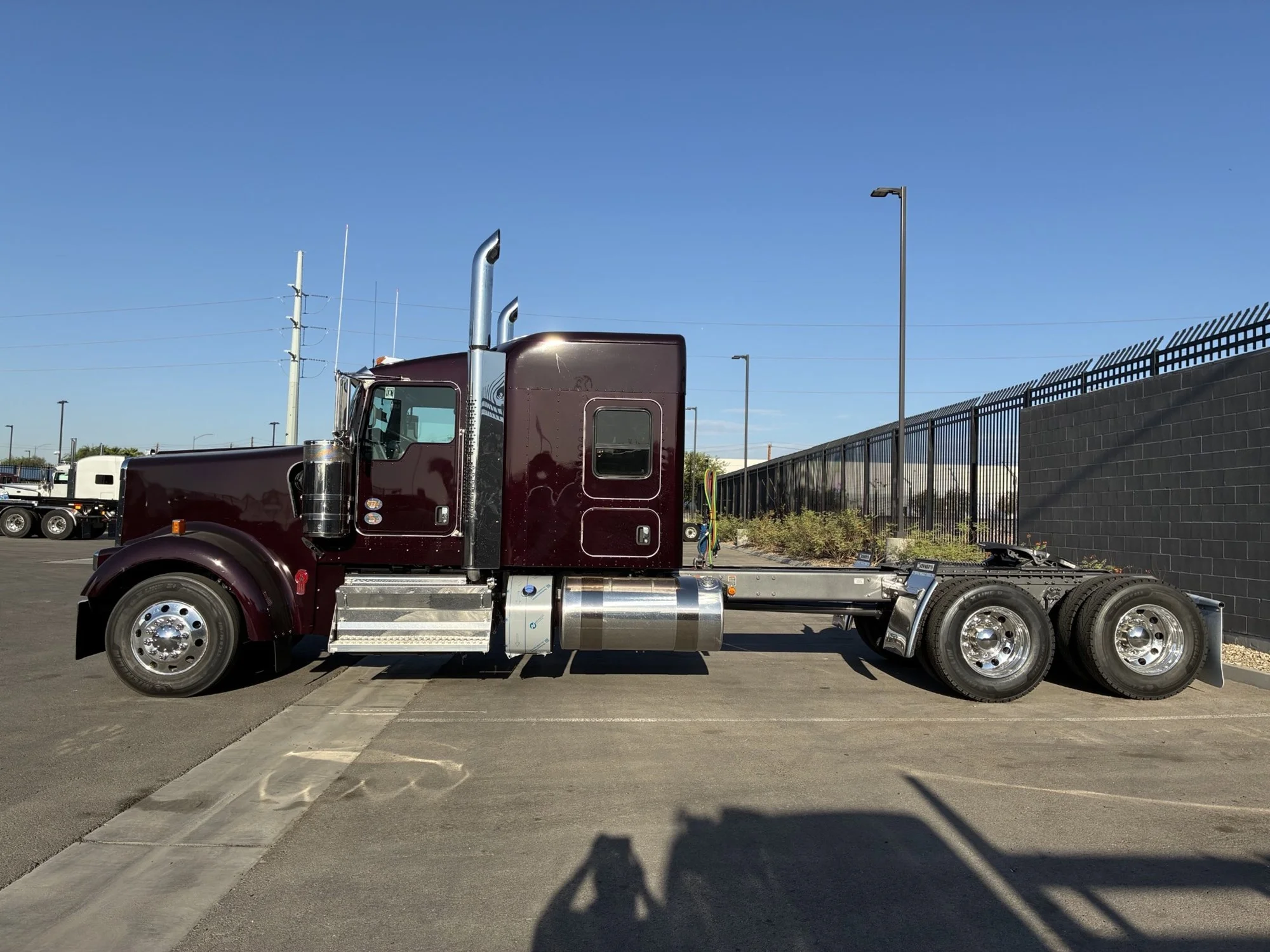 2027 Kenworth W900 in Las Vegas, NV — photo 2