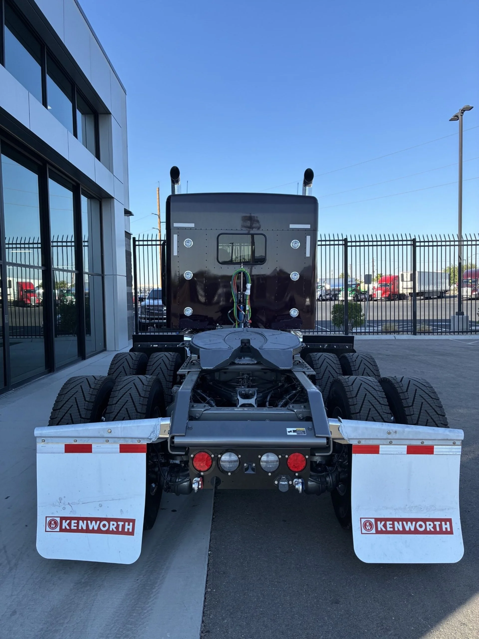 2027 Kenworth W900 in Las Vegas, NV — photo 5