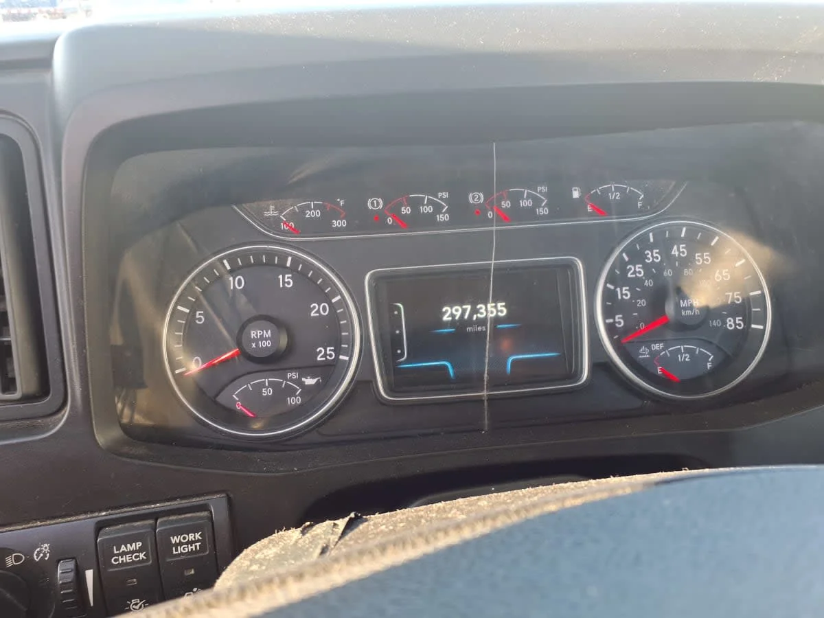 2019 International LT in Taylor, MI — photo 9