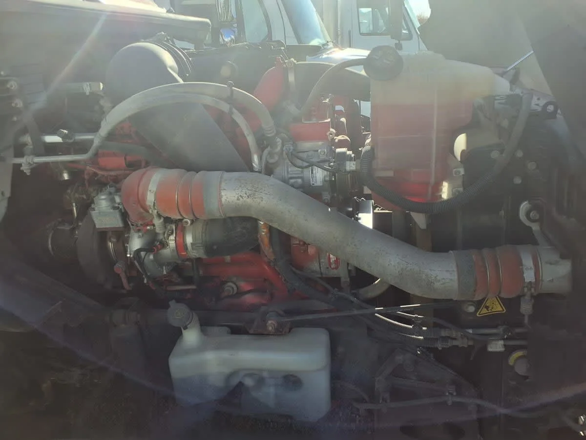 2019 International LT in Taylor, MI — photo 11