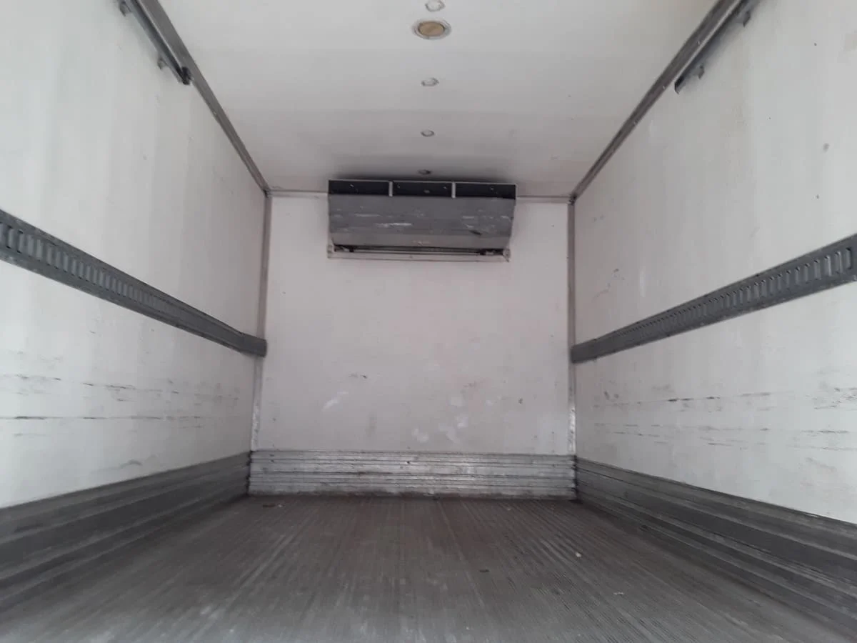 2017 Isuzu NPR - image 9