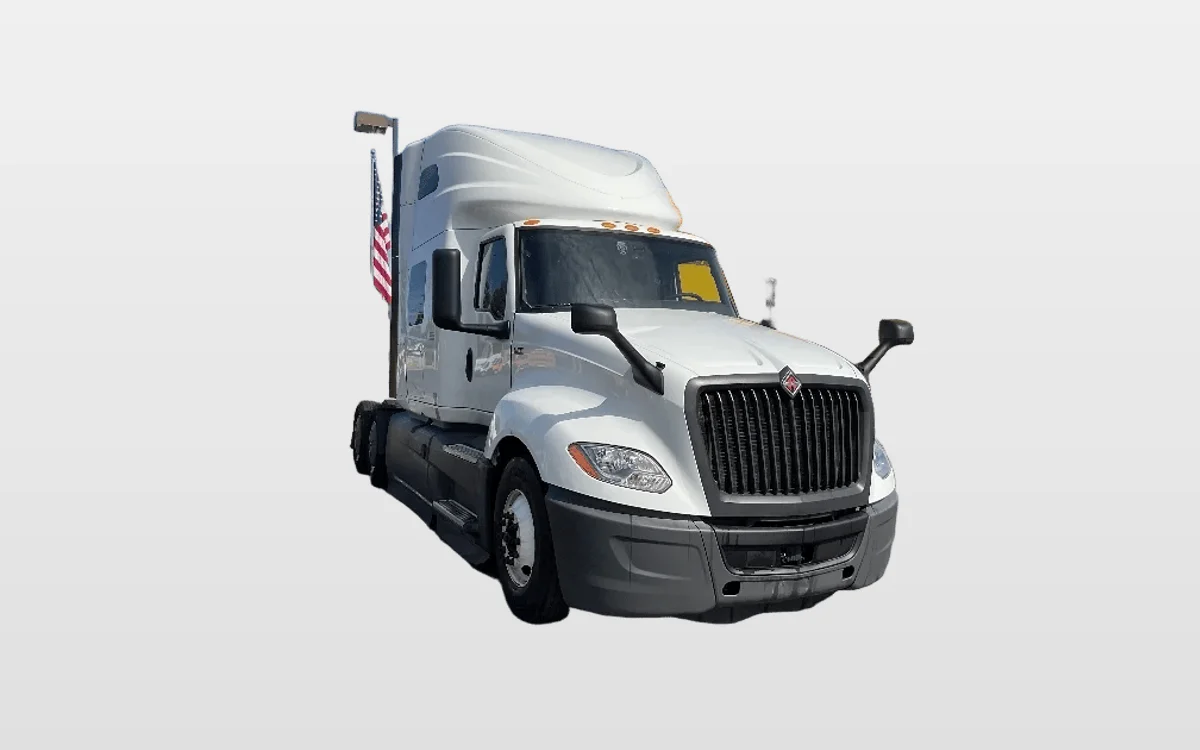 2023 International LT - image 1