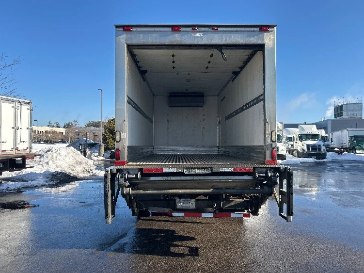 2016 Freightliner M2 106 - image 8