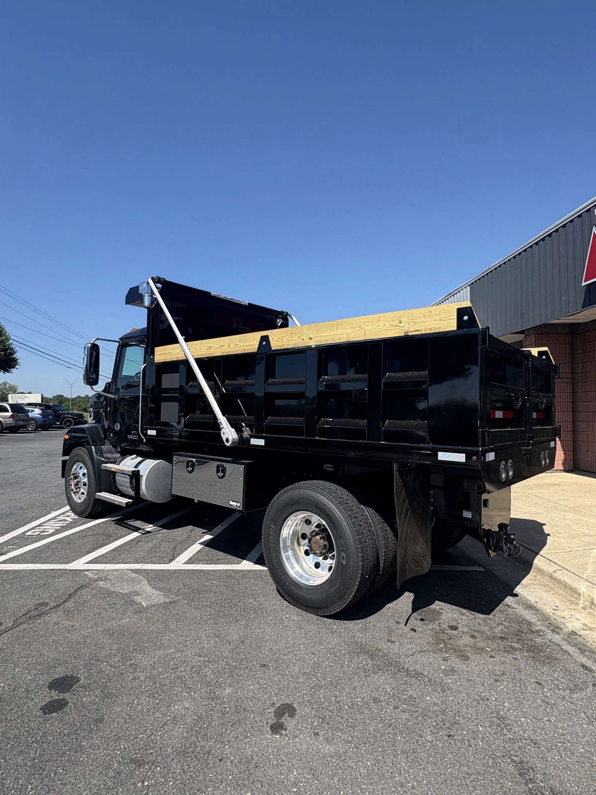 2027 Mack MD in Charlotte, NC — photo 2