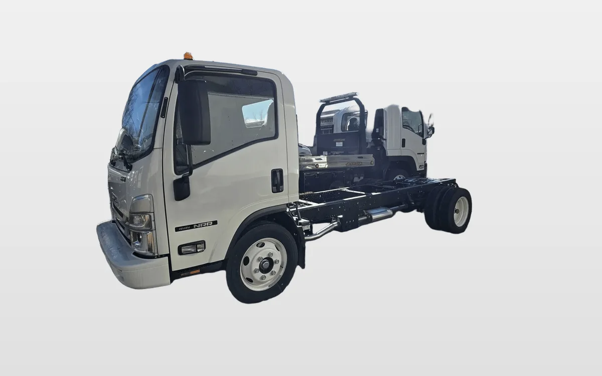 2025 Isuzu NRR - image 1