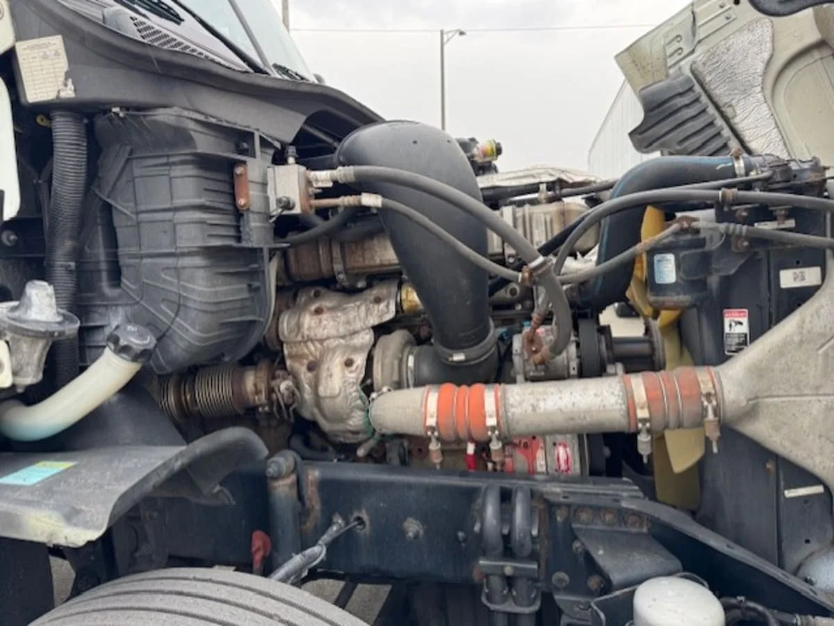 2019 Freightliner Cascadia in Clarksville, IN — photo 14