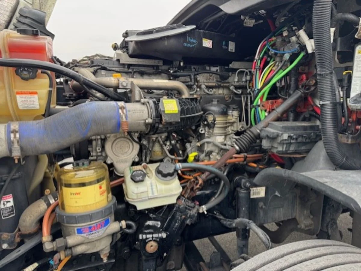 2019 Freightliner Cascadia in Clarksville, IN — photo 8