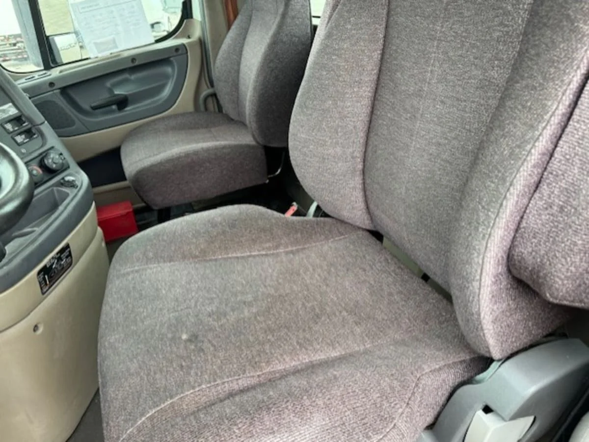 2019 Freightliner Cascadia in Clarksville, IN — photo 7