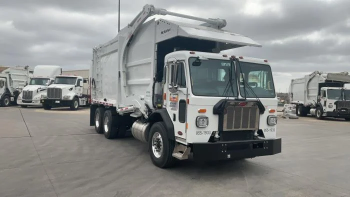 2025 Peterbilt 520 in Houston, TX — photo 4