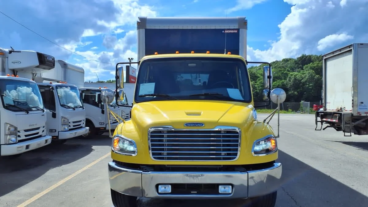 2021 Freightliner M2 106 in Salisbury, MA — photo 2