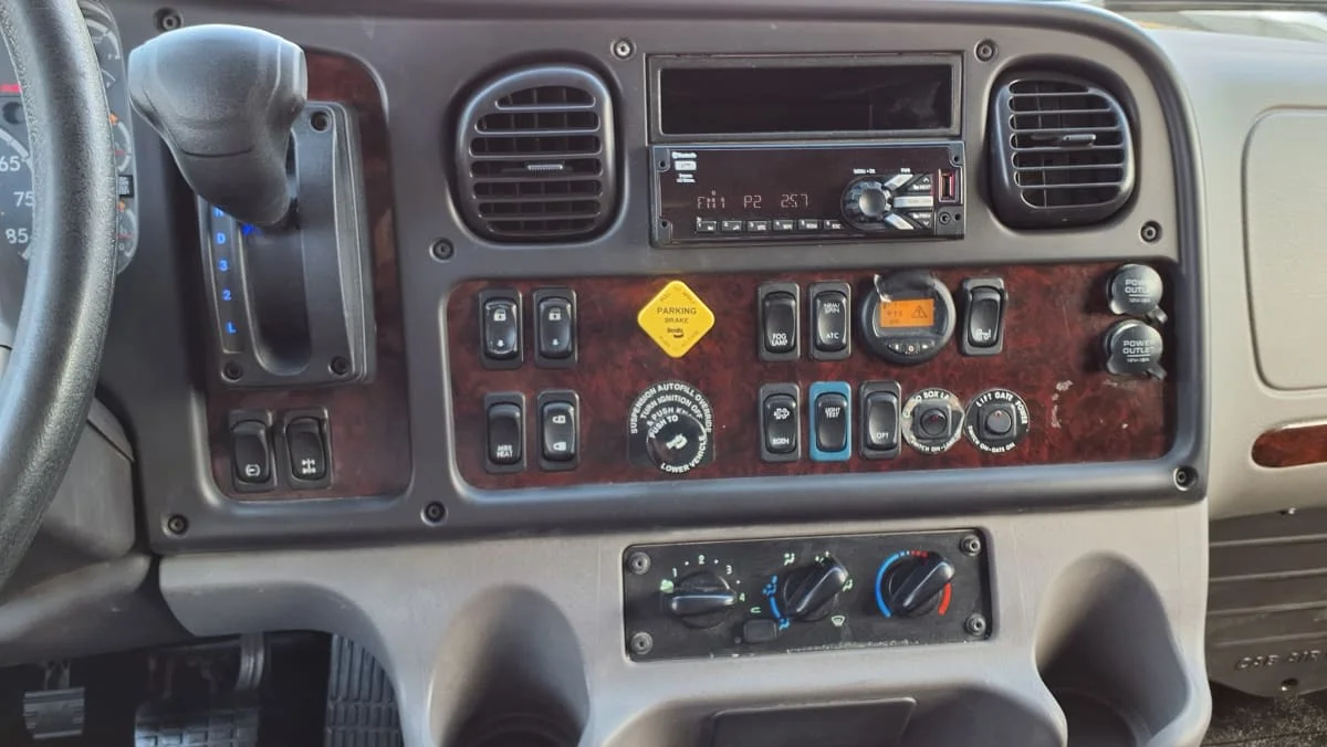 2021 Freightliner M2 106 in Salisbury, MA — photo 11