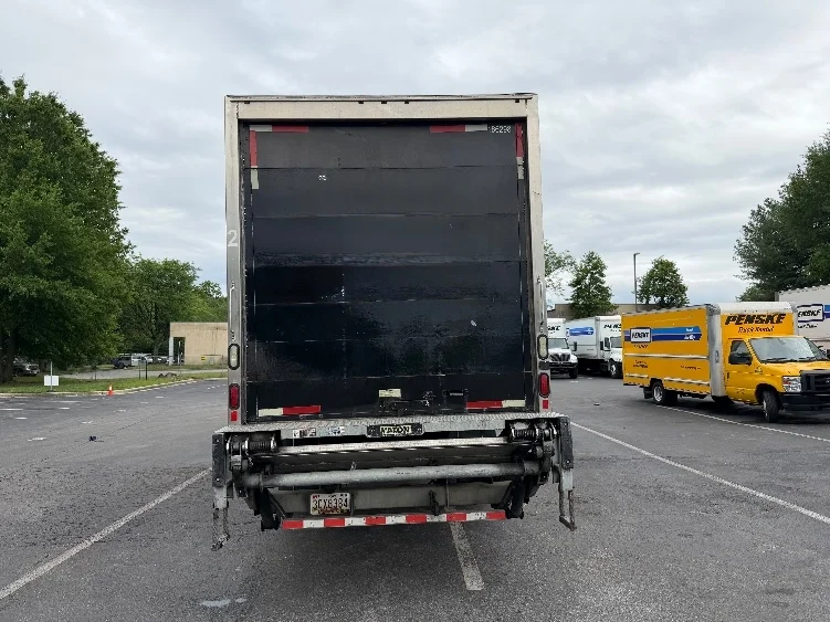 2018 International 4300 in Capitol Heights, MD — photo 7