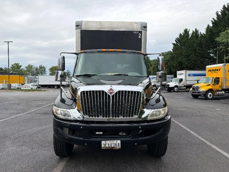 2018 International 4300 in Capitol Heights, MD — photo 2
