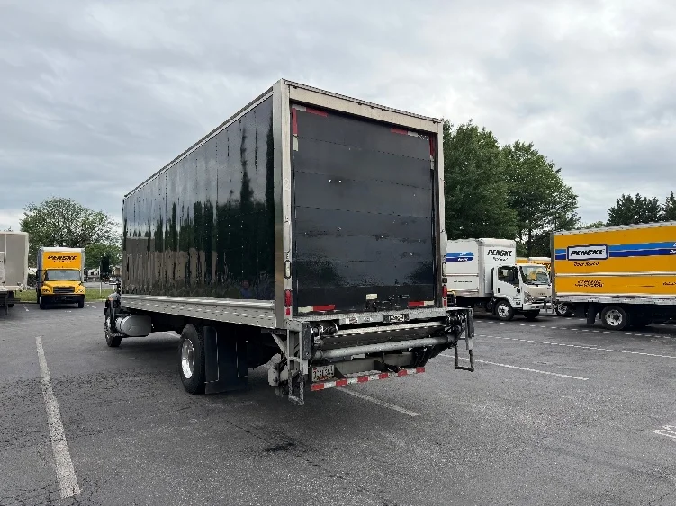 2018 International 4300 in Capitol Heights, MD — photo 6