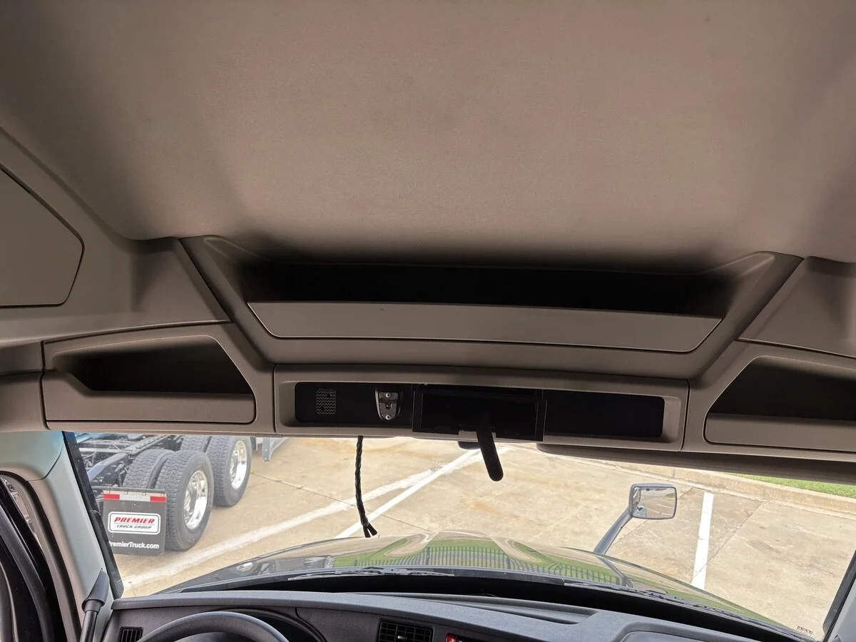 2023 Kenworth T680 — photo 21