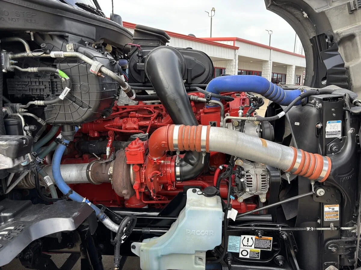 2023 Kenworth T680 — photo 27