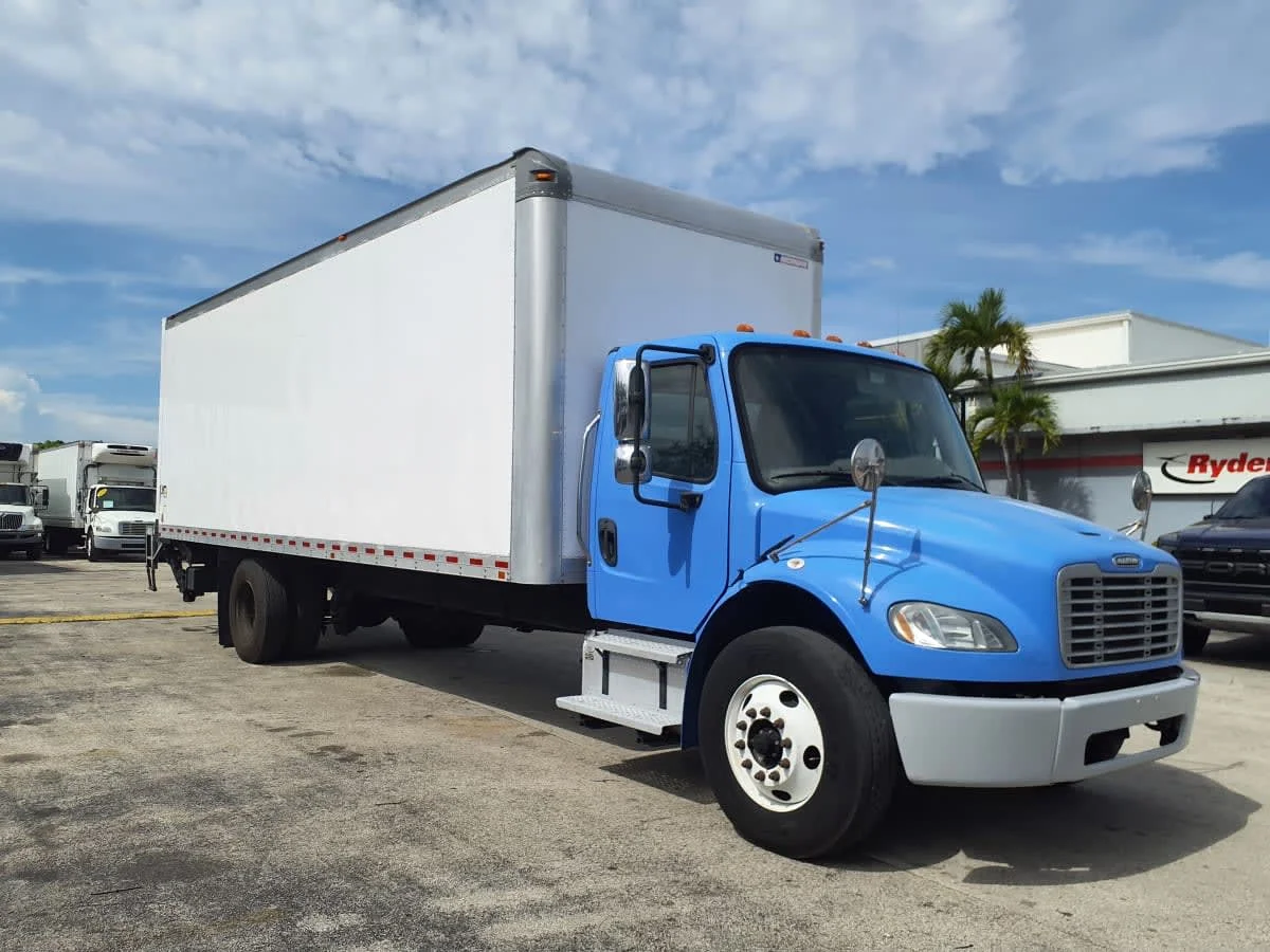 2020 Freightliner M2 106 in Miami, FL — photo 3