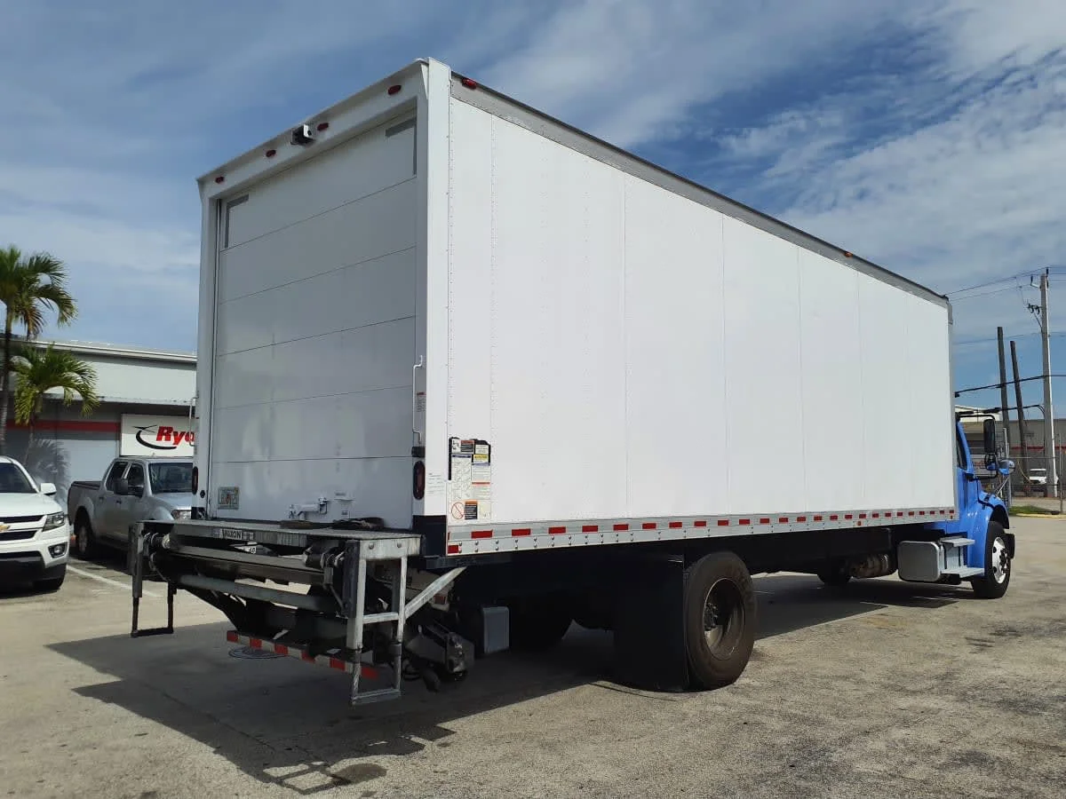 2020 Freightliner M2 106 in Miami, FL — photo 4