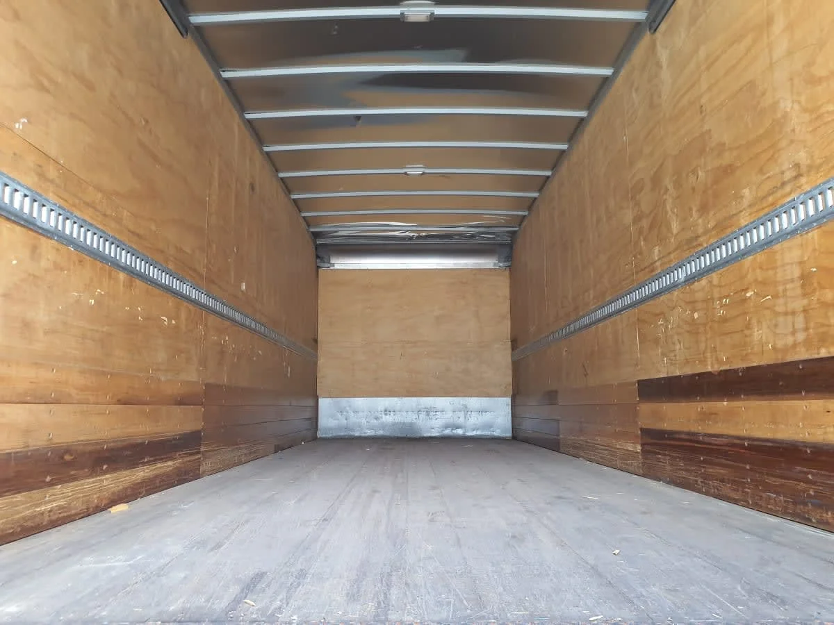 2020 Freightliner M2 106 in Miami, FL — photo 8