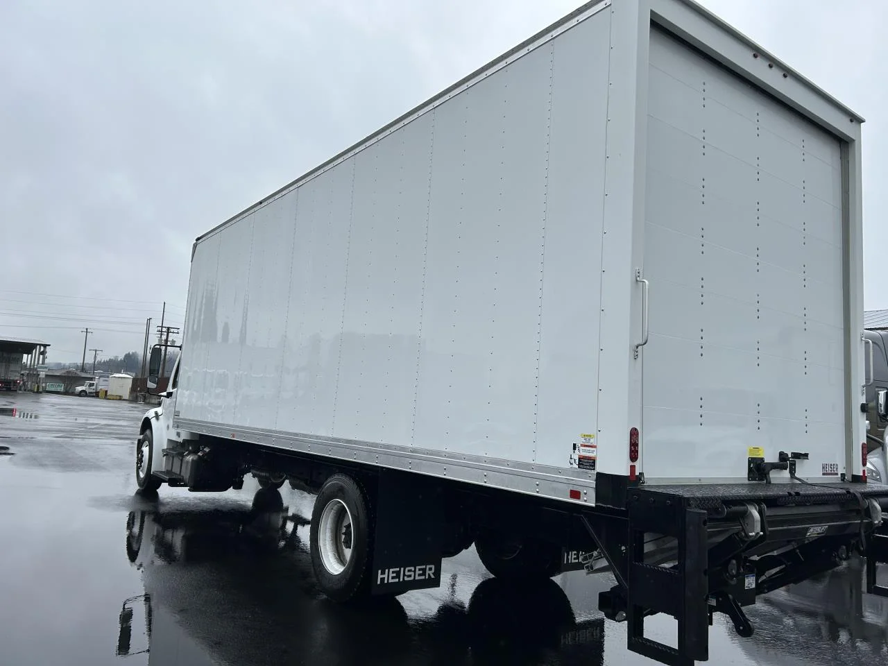 2025 Freightliner M2 106 - image 2