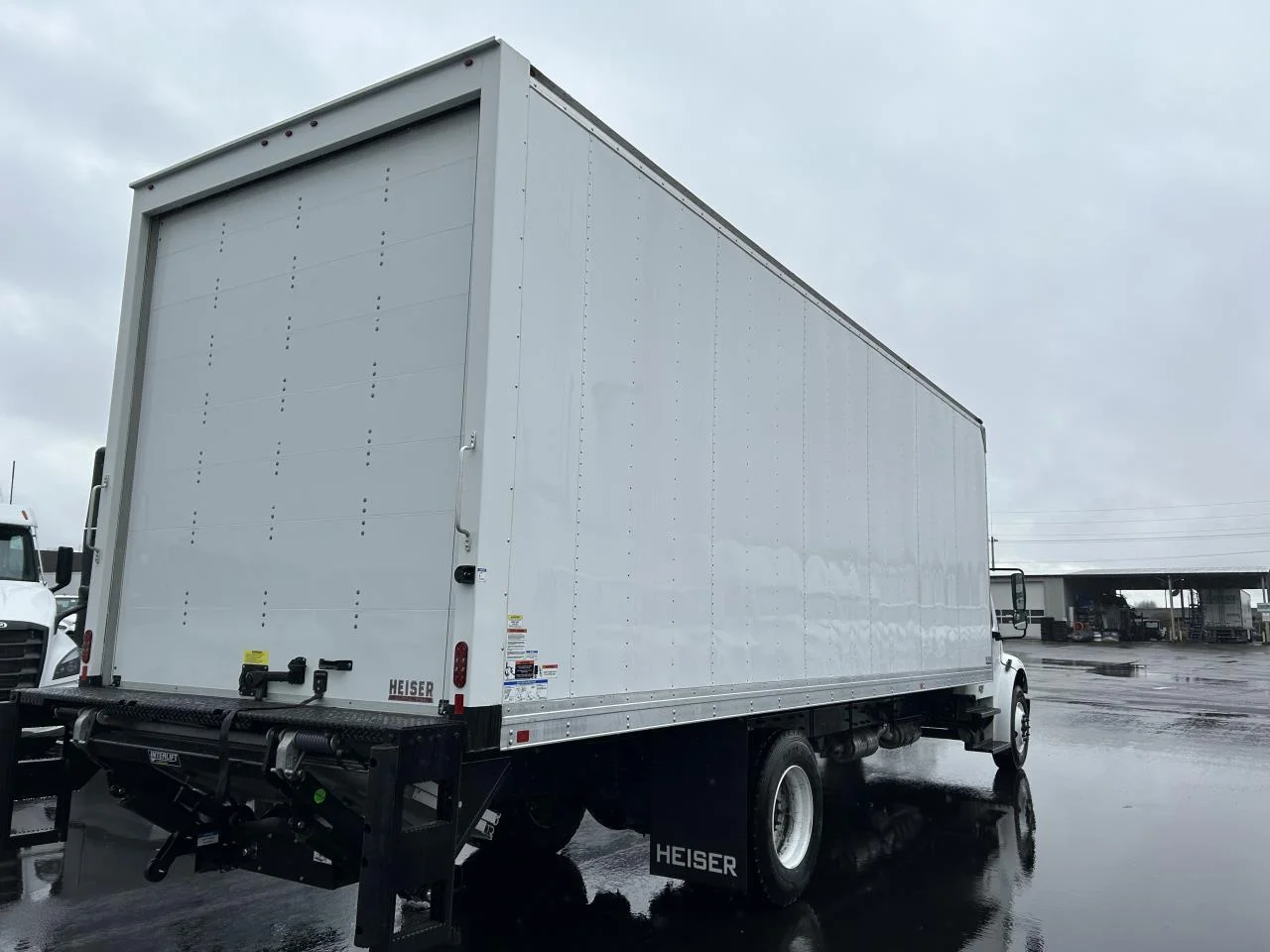2025 Freightliner M2 106 in Albany, OR — photo 4