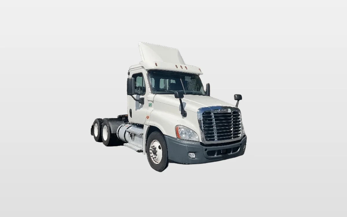 2020 Freightliner Cascadia - image 1