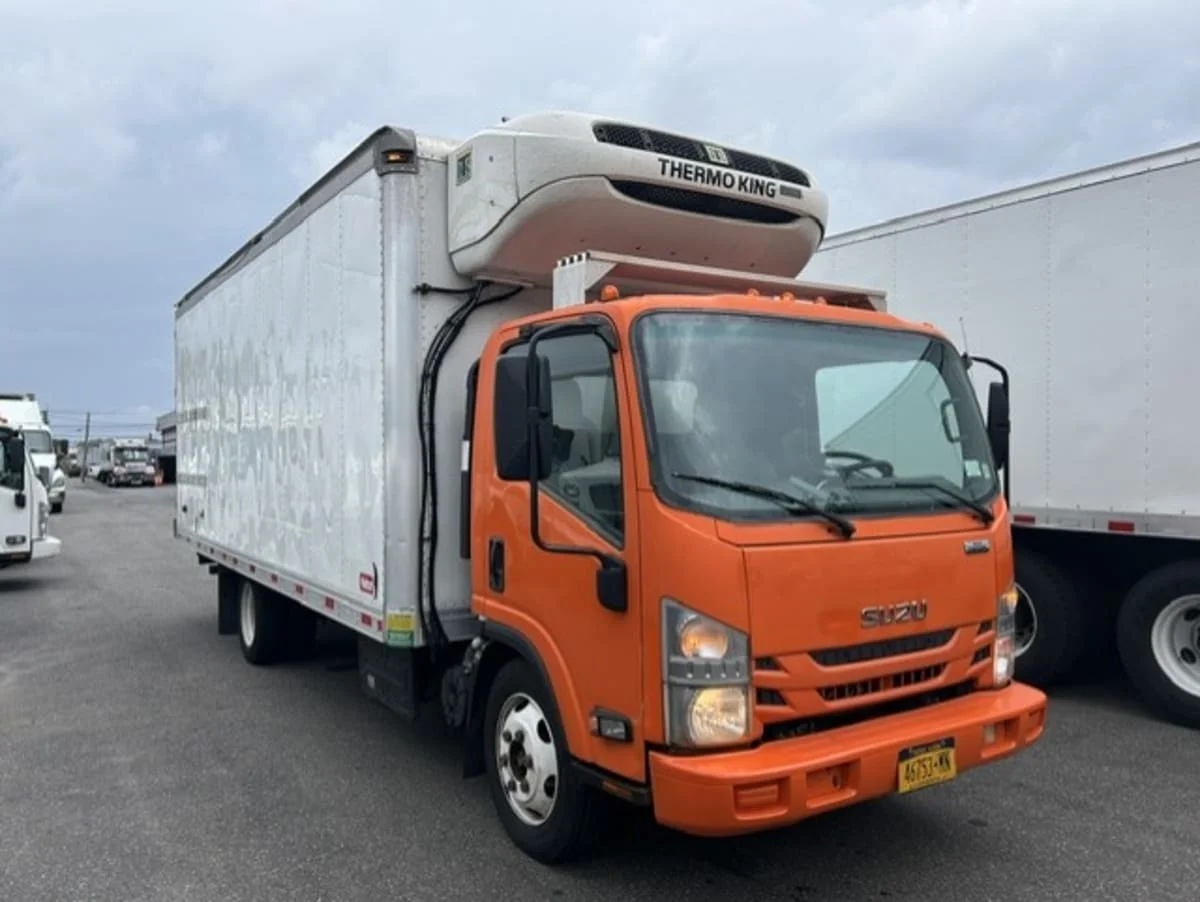 2020 Isuzu NQR in Farmingdale, NY — photo 3