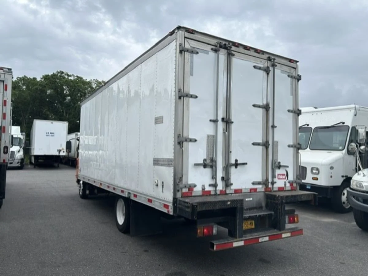 2020 Isuzu NQR in Farmingdale, NY — photo 6