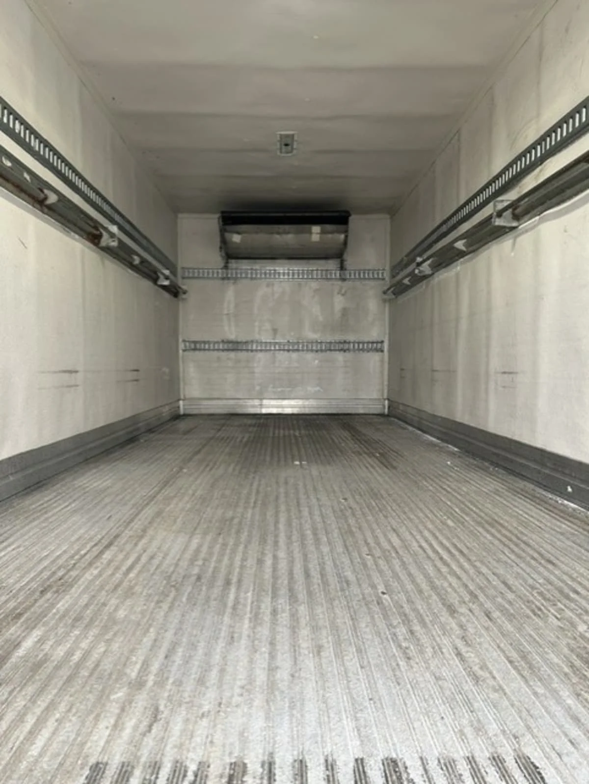 2020 Isuzu NQR in Farmingdale, NY — photo 9