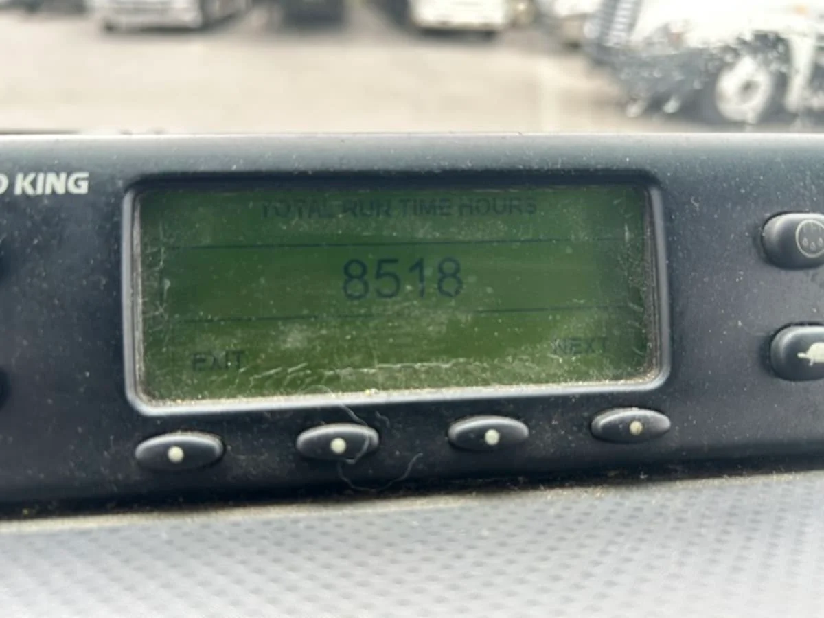2020 Isuzu NQR in Farmingdale, NY — photo 12