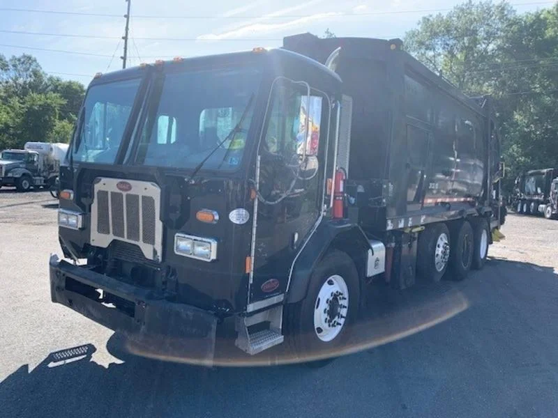 2017 Peterbilt in Coopersburg, PA