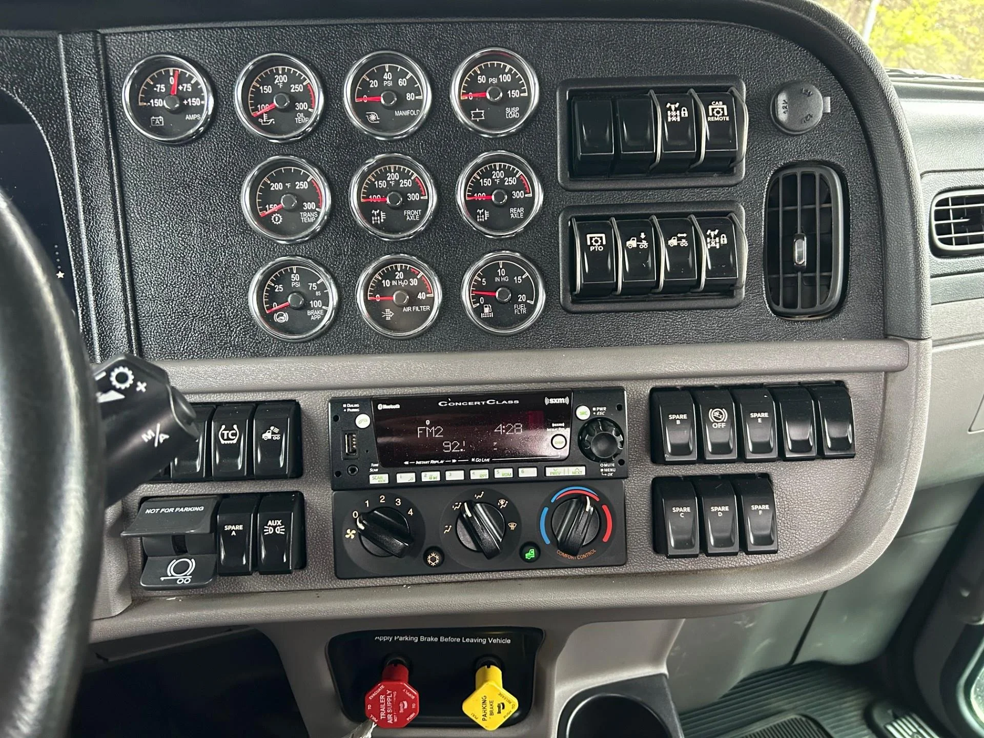 2022 Peterbilt 389 - image 14