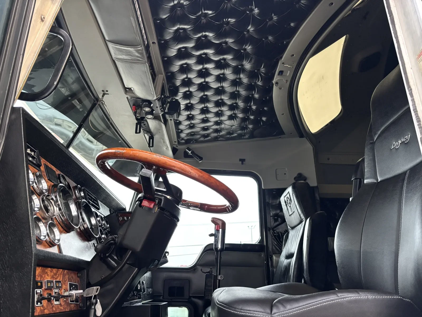 2000 Kenworth W900 - image 14