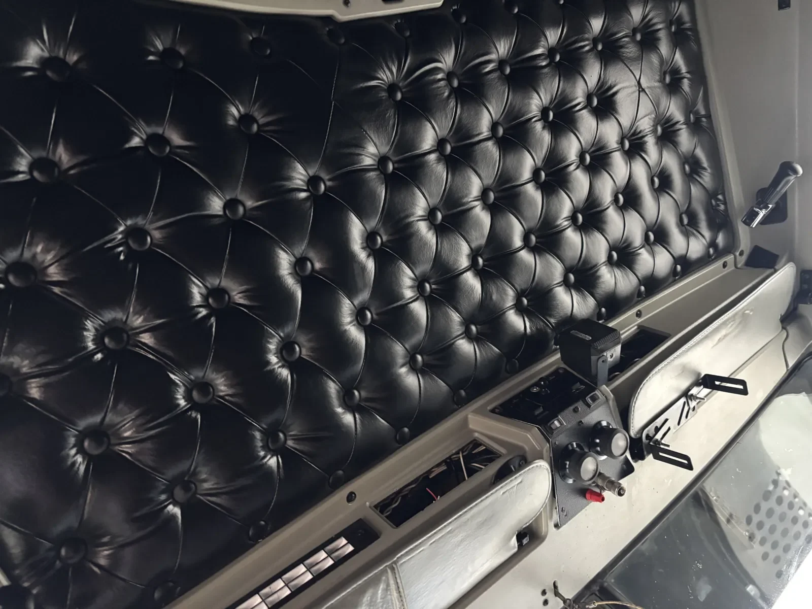 2000 Kenworth W900 - image 19