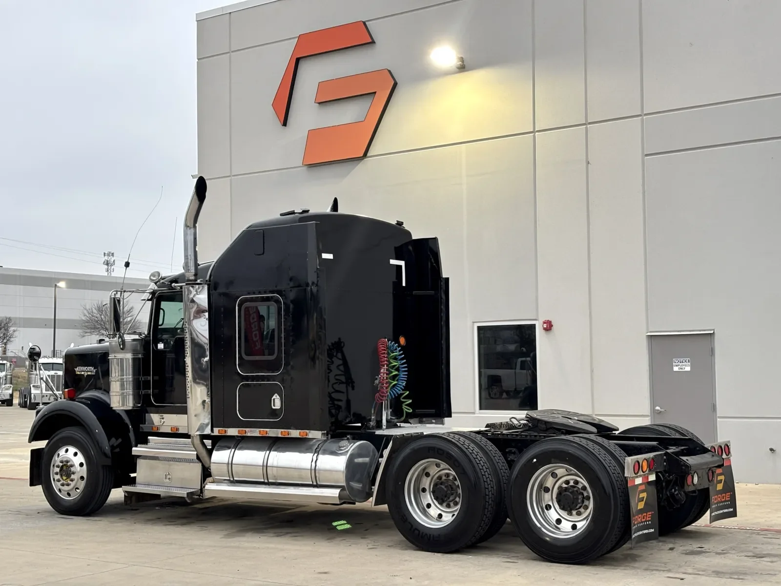 2000 Kenworth W900 - image 6