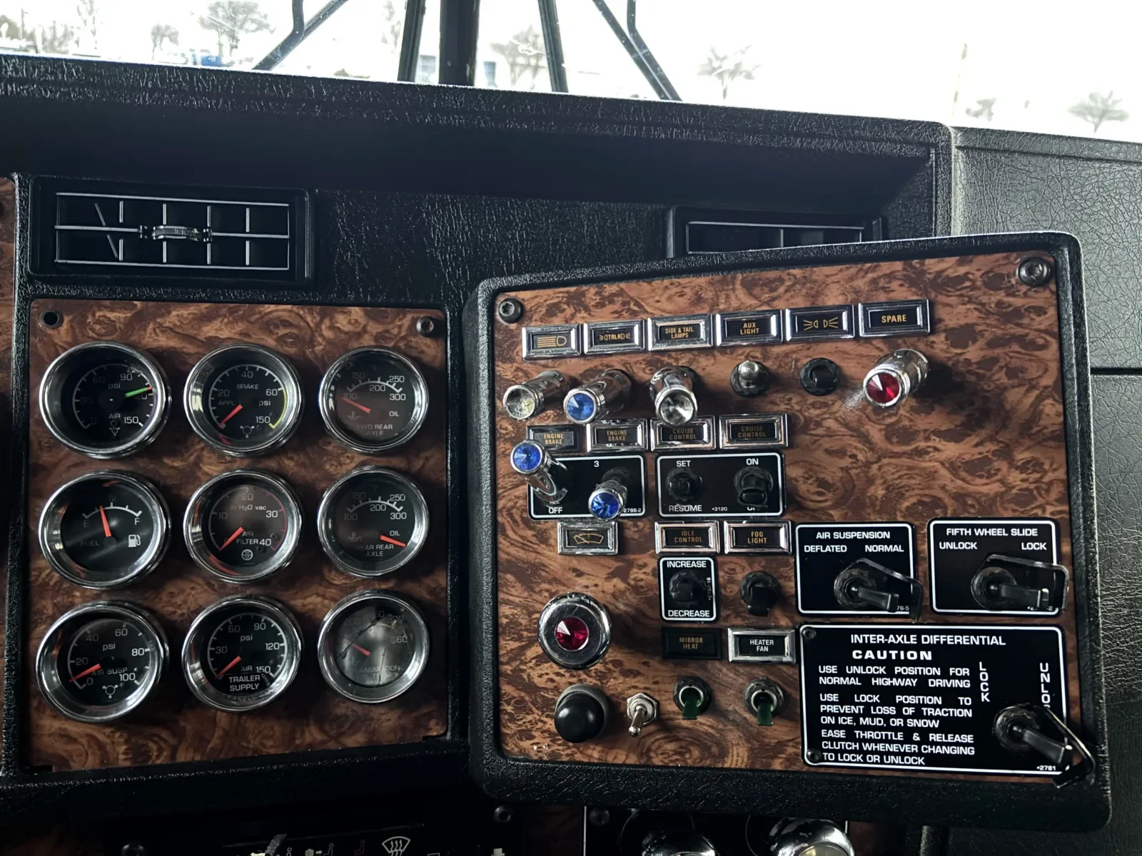 2000 Kenworth W900 - image 16