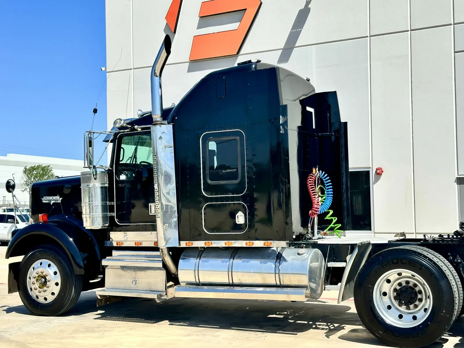 2000 Kenworth W900 in Hutchins, TX — photo 8