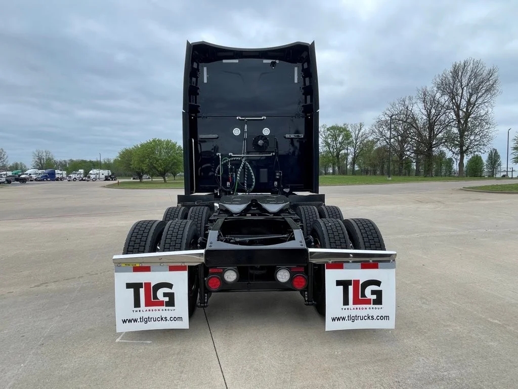 2023 Peterbilt 579 in Springfield, MO — photo 4