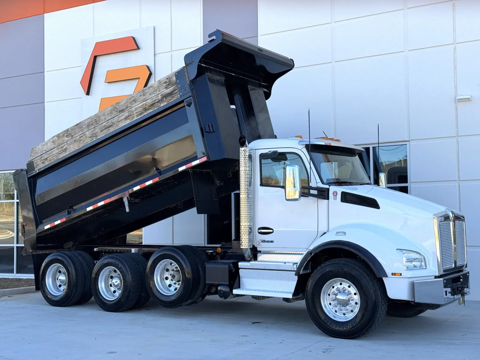 2023 Kenworth T880 in Greer, SC