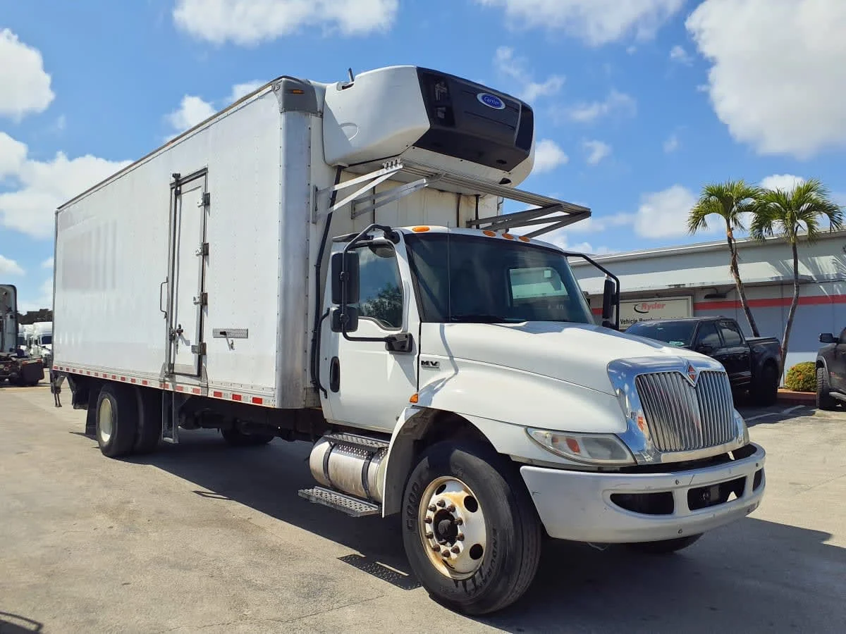 2019 International MV in Miami, FL — photo 3